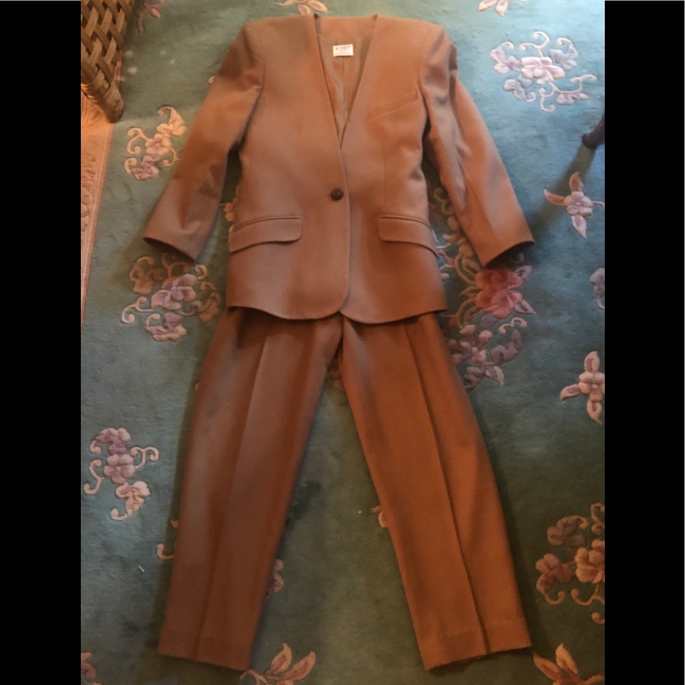 Two-piece Brown Pant Suit